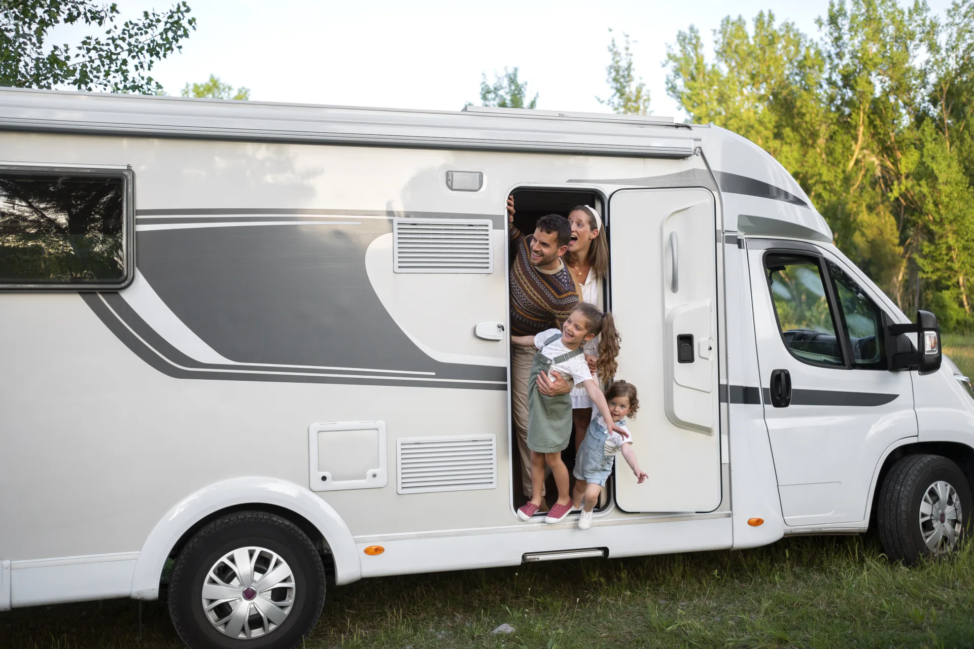 Famille qui voyage en camping car