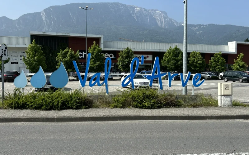 Zone commerciale du Val d’Arve à Scionzier