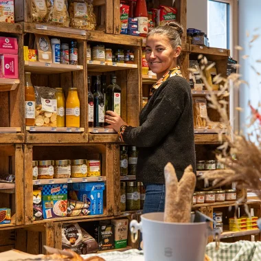Aline Varache, entre café chaud et produits du coin