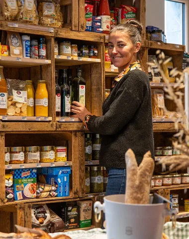 Aline Varache, entre café chaud et produits du coin