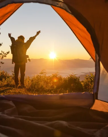 Lever de soleil en montagne.